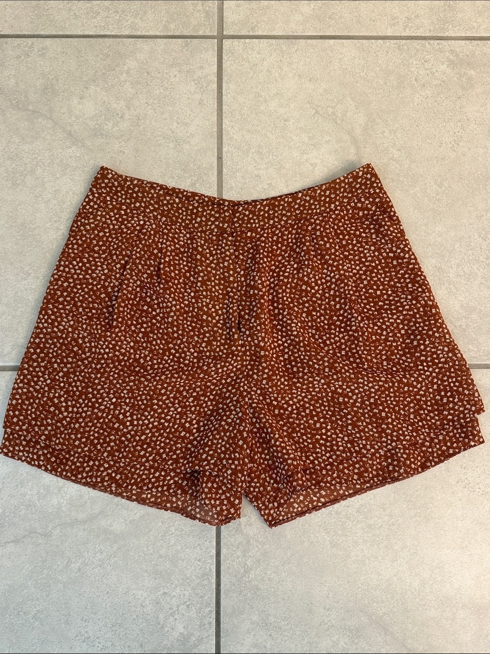 H&M brown pleated front dressy shorts